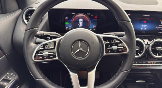 MERCEDES-BENZ GLA 250 e Progressive 8G-DCT