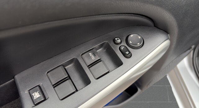 MAZDA 2 1.5i 16V Exclusive Automatic