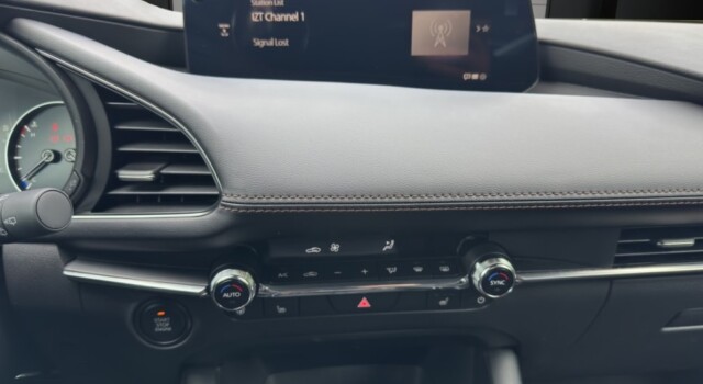 MAZDA 3 Hatchback SKYACTIV-G M Hybrid 140 Centre Line Automat