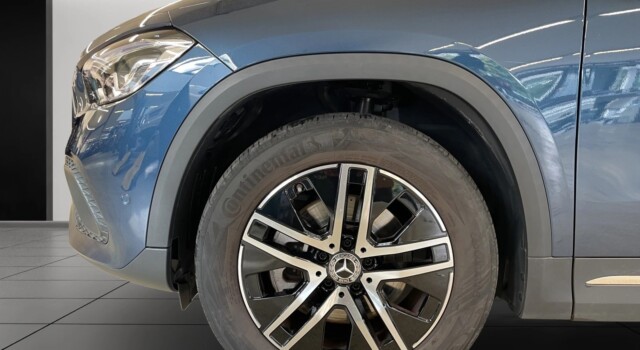 MERCEDES-BENZ GLA 220 d 4Matic Progressive 8G-DCT
