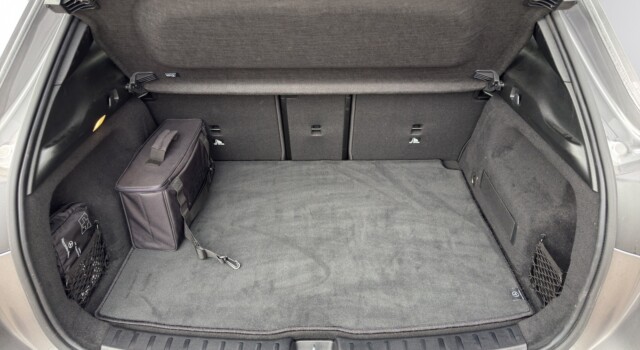 MERCEDES-BENZ EQA 300 AMG Line 4Matic