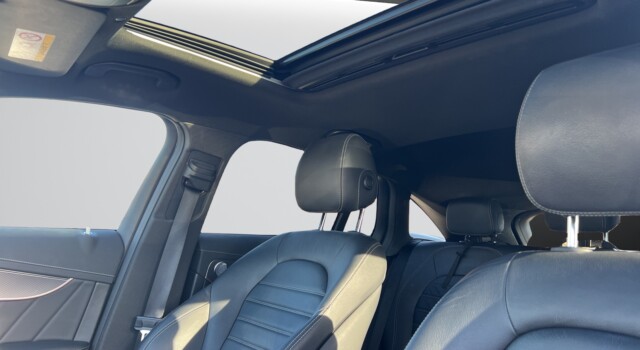 MERCEDES-BENZ EQC 400 AMG Line 4Matic