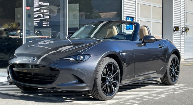 MAZDA MX-5 Skyactiv-G 184 Kazari