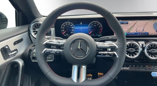 MERCEDES-BENZ A 200 Night Star 7G-DCT