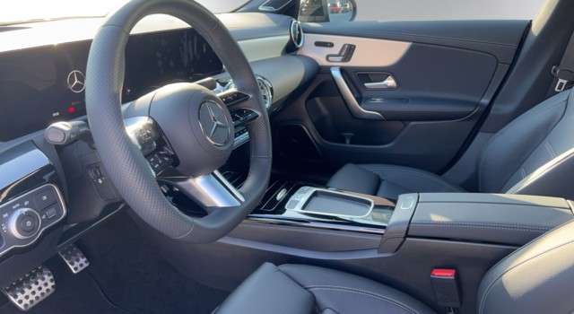 MERCEDES-BENZ CLA 220 4Matic 8G-DCT