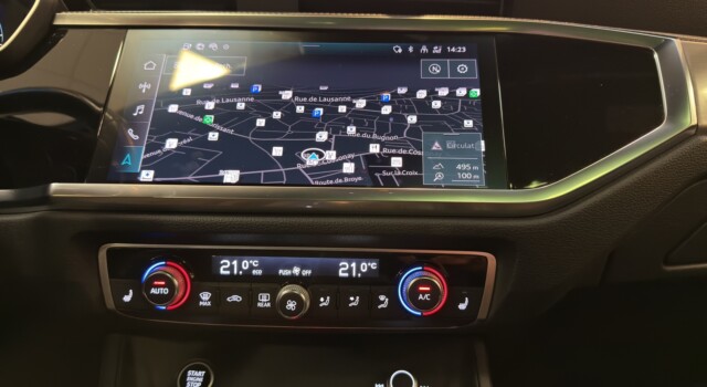 AUDI Q3 45 TFSI e S line Attraction S-tronic