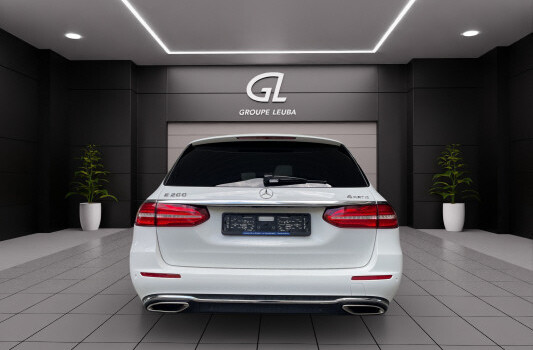MERCEDES-BENZ E 200 Avantgarde 4 Matic 9G-Tronic