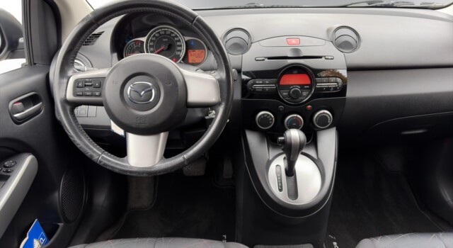 MAZDA 2 1.5i 16V Exclusive Automatic