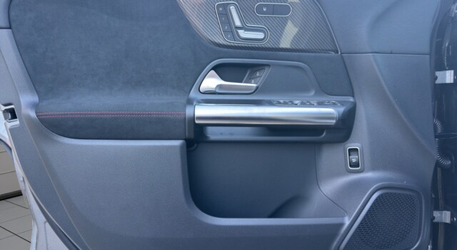 MERCEDES-BENZ GLA 220 4Matic 8G-DCT