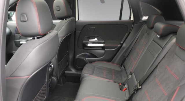 MERCEDES-BENZ GLA 220 4Matic 8G-DCT