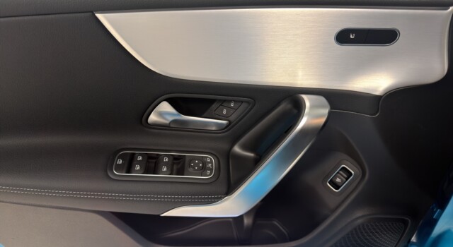 MERCEDES-BENZ CLA 250 4Matic 8G-DCT