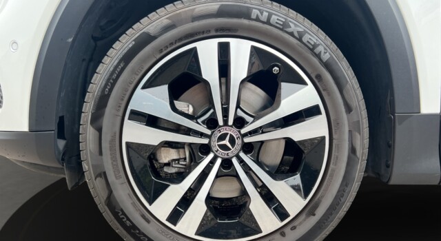 MERCEDES-BENZ GLB 200 Progressive 4M