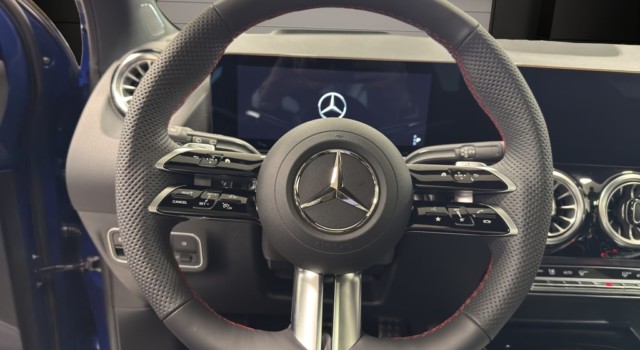 MERCEDES-BENZ GLA 220 4Matic 8G-DCT