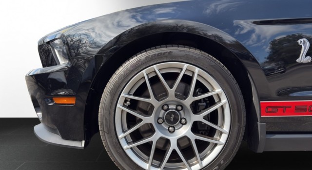 FORD MUSTANG SHELBY GT 500