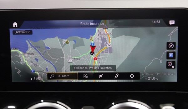 MERCEDES-BENZ GLA 250 AMG Line 4Matic