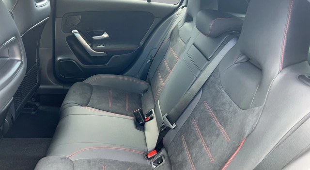 MERCEDES-BENZ A 200 Night Star 7G-DCT