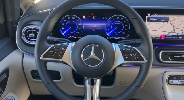 MERCEDES-BENZ EQV 250 extralang