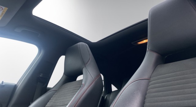 MERCEDES-BENZ CLA 200 AMG Line