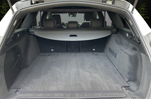 MERCEDES-BENZ E 200 Avantgarde 4 Matic 9G-Tronic