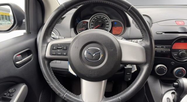 MAZDA 2 1.5i 16V Exclusive Automatic