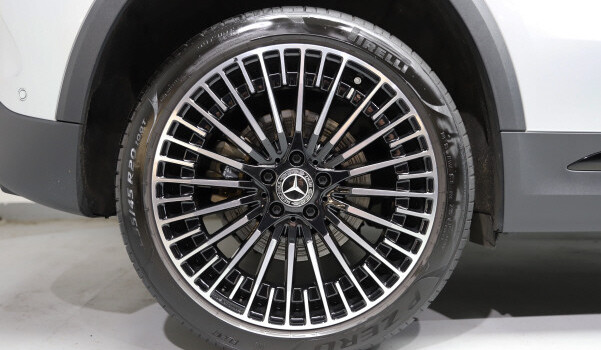 MERCEDES-BENZ EQA 250 AMG Line AMG Line