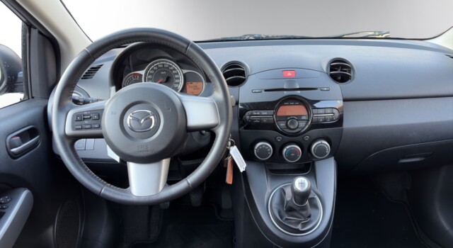 MAZDA 2 1.3i 16V EXCLUSIVE