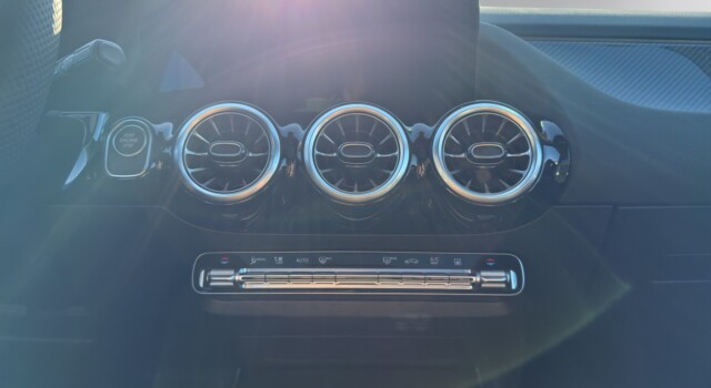 MERCEDES-BENZ GLA 250 e EQ Star 8G-DCT