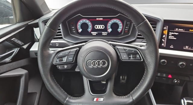 AUDI A1 30 TFSI S Line