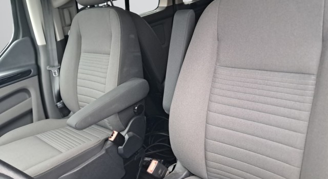 FORD TOURNEO CUSTOM 320 L1H1 Titanium PHEV