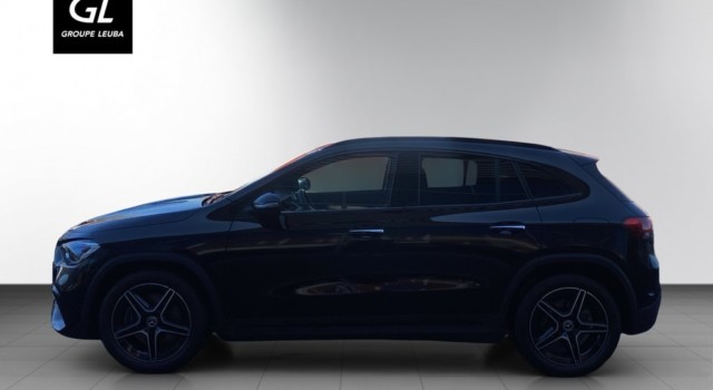 MERCEDES-BENZ GLA 250 AMG Line 4Matic
