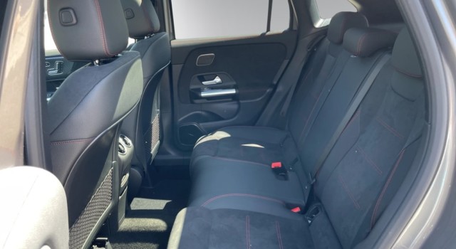 MERCEDES-BENZ GLA 220 d 4Matic 8G-DCTSwiss Star