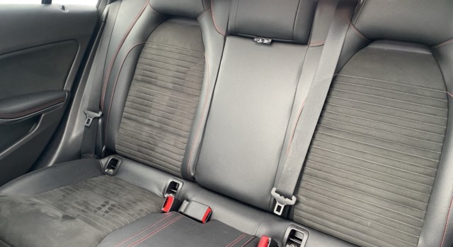 MERCEDES-BENZ CLA 200 AMG Line