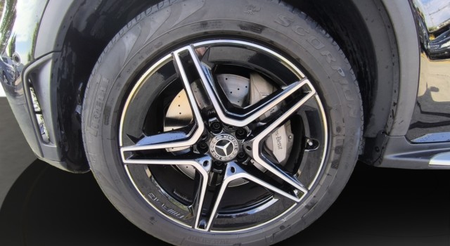 MERCEDES-BENZ GLC 200 AMG Line 4Matic