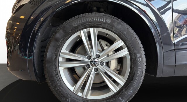 VW TOUAREG 3.0 TDI R Line