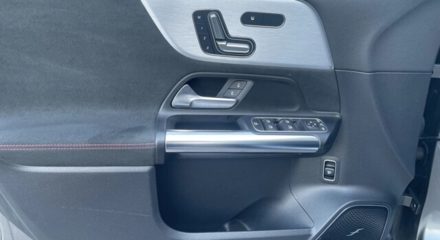 MERCEDES-BENZ EQA 250 AMG Line