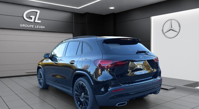 MERCEDES-BENZ GLA 200 7G-DCT