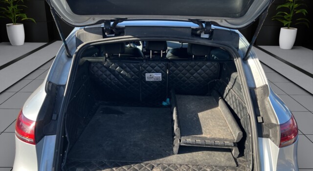 MERCEDES-BENZ EQC 400 AMG Line 4Matic