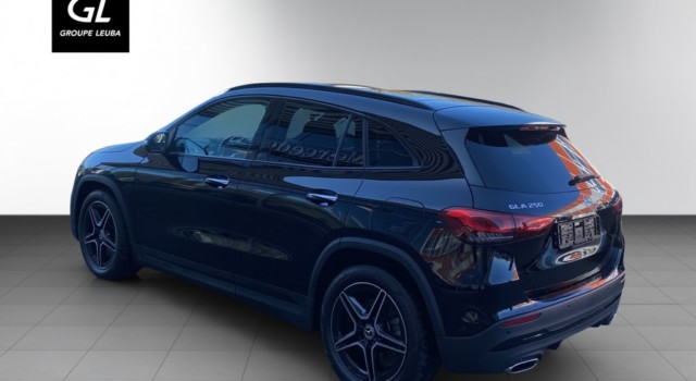 MERCEDES-BENZ GLA 250 AMG Line 4Matic