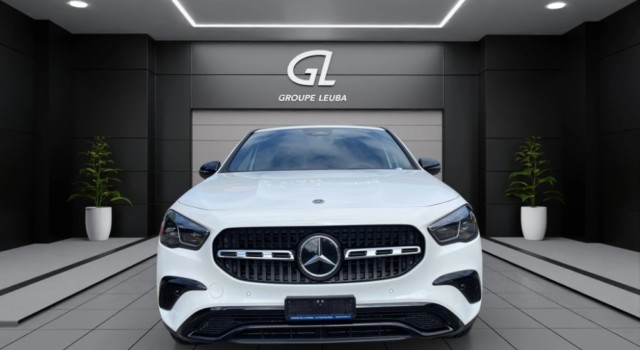 MERCEDES-BENZ GLA 200 Night Star 7G-DCT