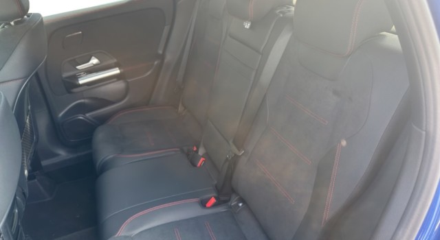 MERCEDES-BENZ GLA 200 Night Star 7G-DCT