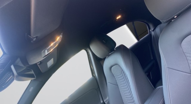 MERCEDES-BENZ A 200 Night Star 7G-DCT