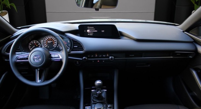 MAZDA 3 Hatchback SKYACTIV-G M Hybrid 140 Centre Line Automat