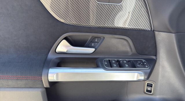 MERCEDES-BENZ GLB 220 d 4Matic 8G-Tronic