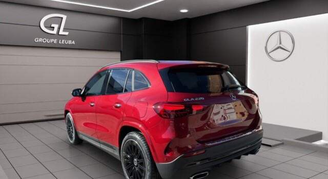 MERCEDES-BENZ GLA 220 4Matic 8G-DCT