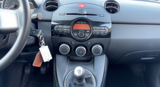 MAZDA 2 1.3i 16V EXCLUSIVE