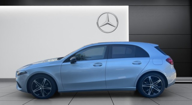 MERCEDES-BENZ A 180 7G-DCT