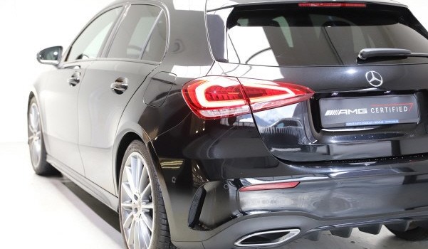 MERCEDES-BENZ A 250 AMG Line