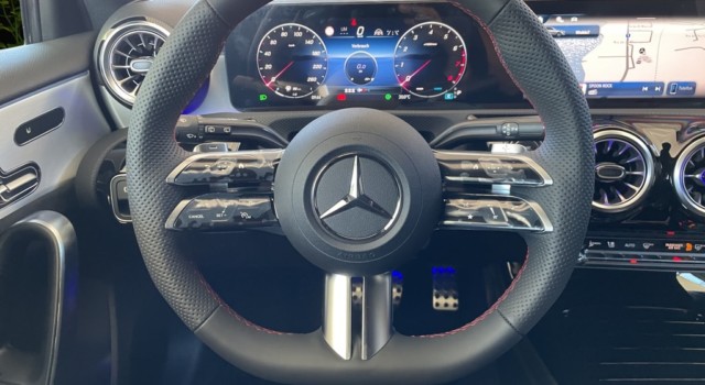 MERCEDES-BENZ A 200 Night Star 7G-DCT