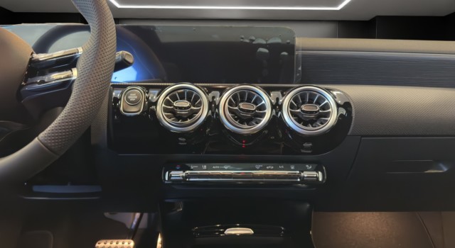MERCEDES-BENZ A 250 e EQ Star 8G-DCT