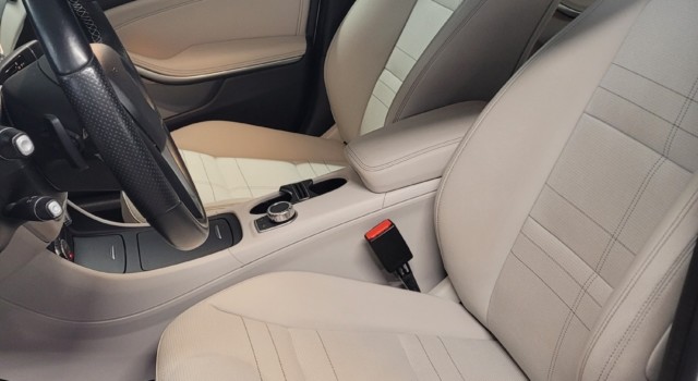 MERCEDES-BENZ GLA 200 Urban 7G-DCT